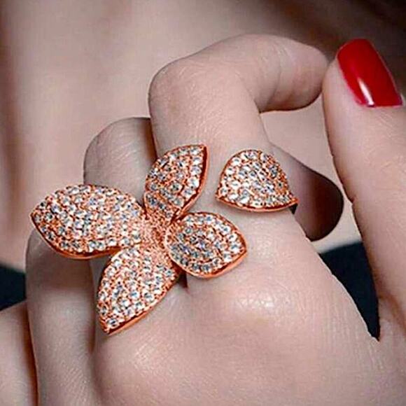 Rose Gold Four Leaf Clover Zircon Ring - Picture 3 of 5